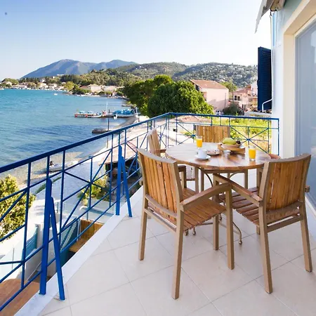 アパート Salty Breeze Beachfront Apartment