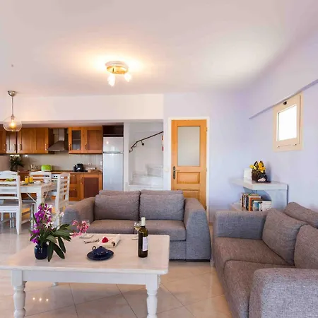 Salty Breeze Beachfront Apartment